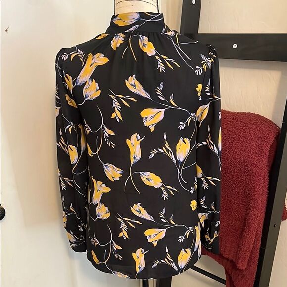 ModCloth Black Yellow Tulip Floral Design Front Tie Neck Blouse Modern Feminine - Picture 8 of 12